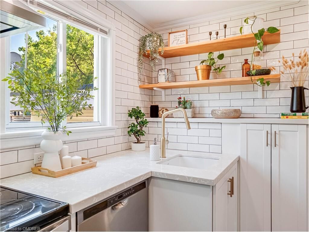 kitchen close up.jpg